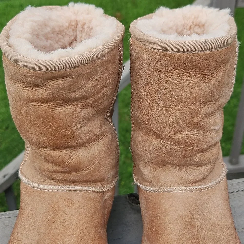 UGG Classic Short Sparkle Heel Boots | Size 8 | Style 1090891